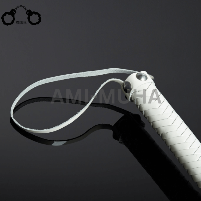 Ami-Muha Leather Five Foot Patent Leather Whip